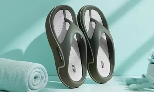 Rain, में फैशन और आराम साथ-साथ, ये फुटवियर रहेंगे बेस्ट